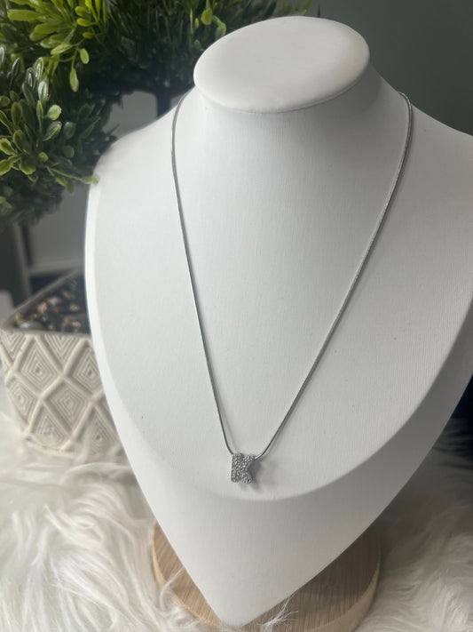 Collar Silver Glow “K”