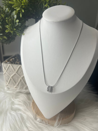 Collar Silver Glow “H”