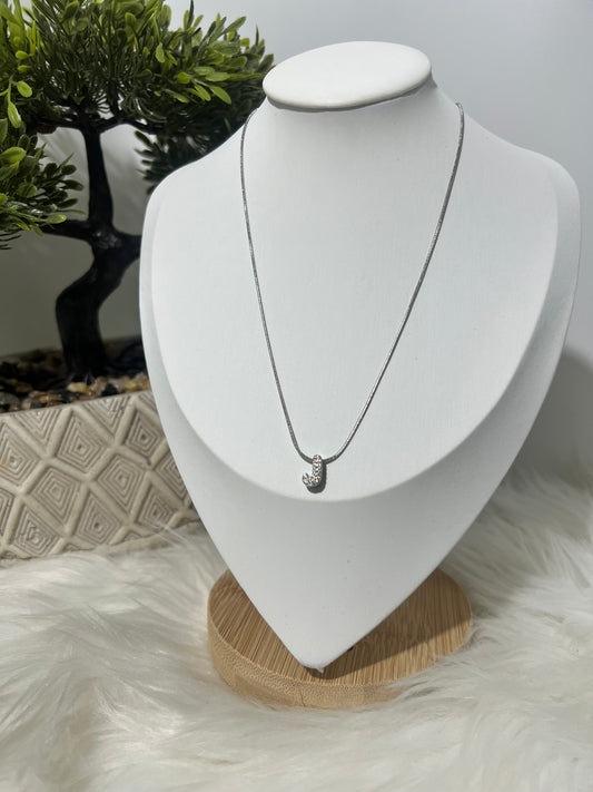 Collar Silver Glow “J”