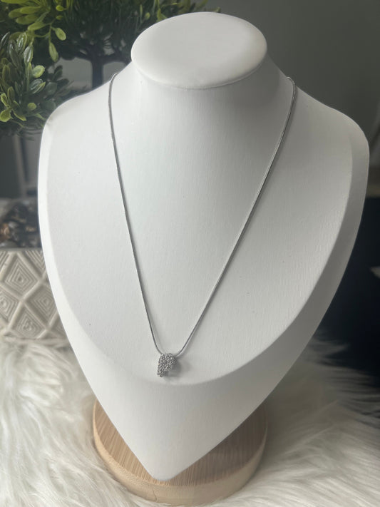 Collar Silver Glow “P”