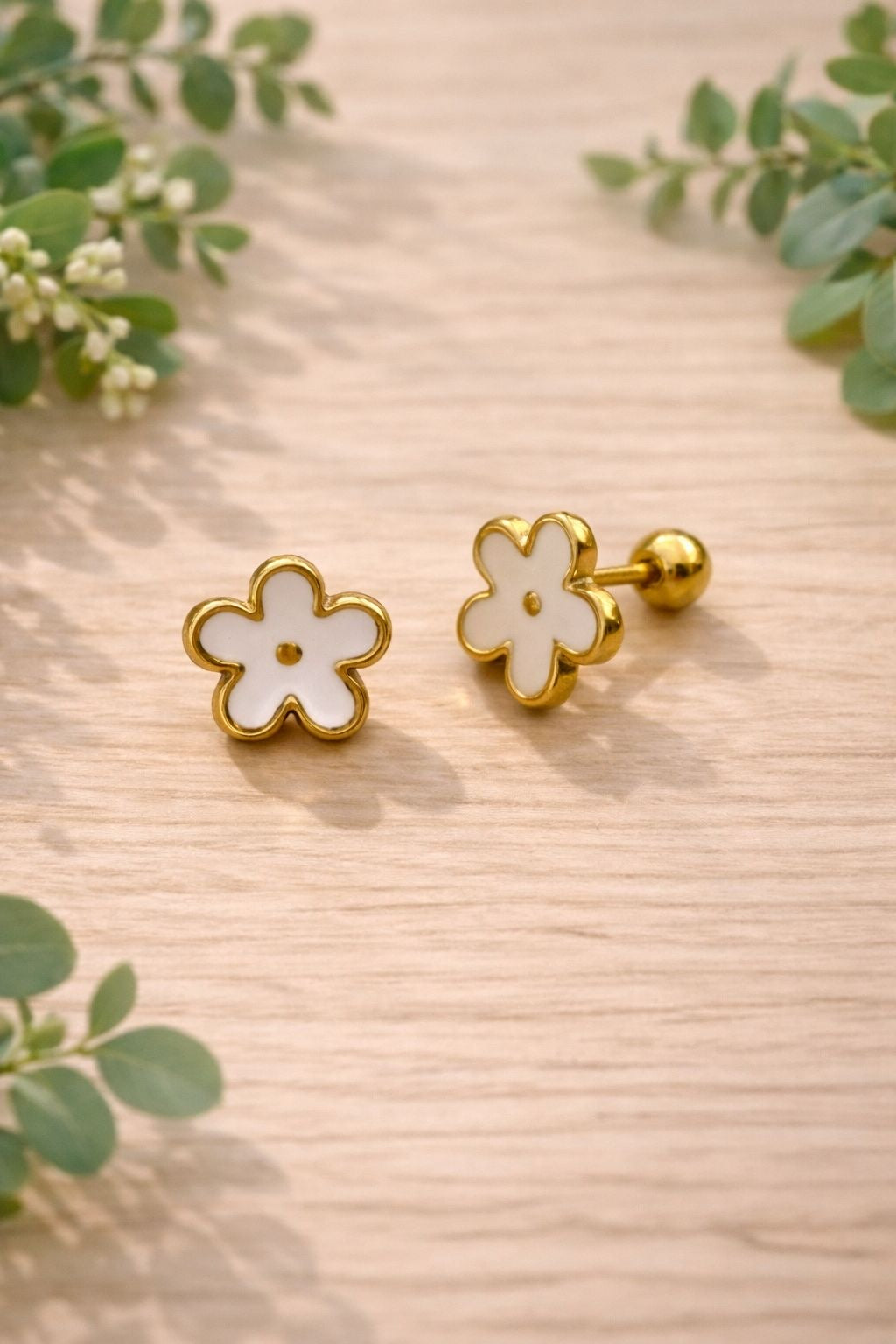Aretes Flor Blanca