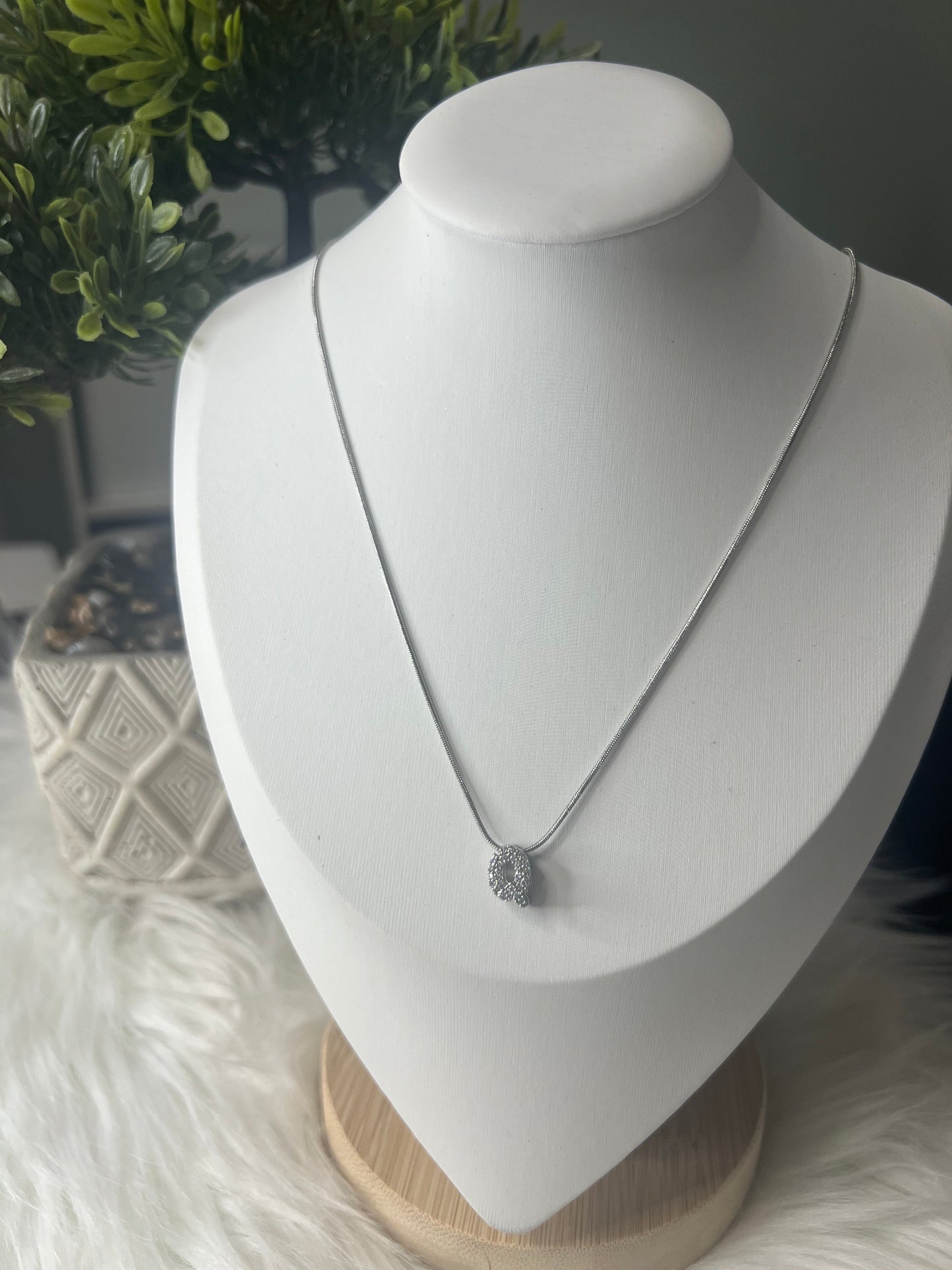 Collar Silver Glow “Q”