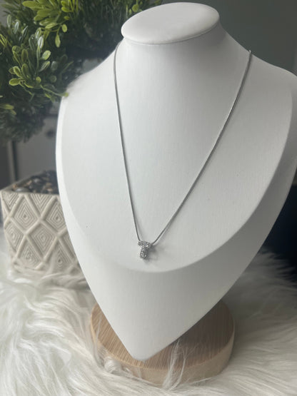 Collar Silver Glow “T”