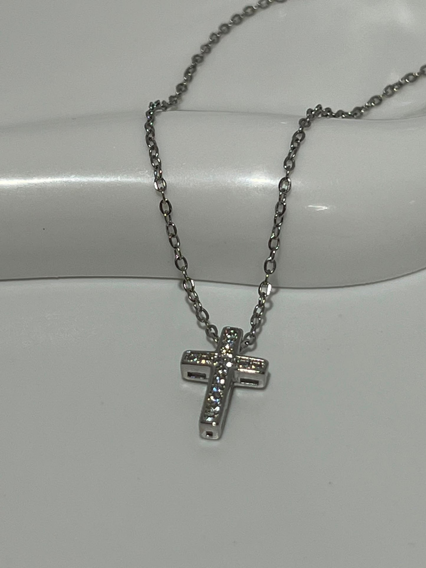Collar Cruz Brillante