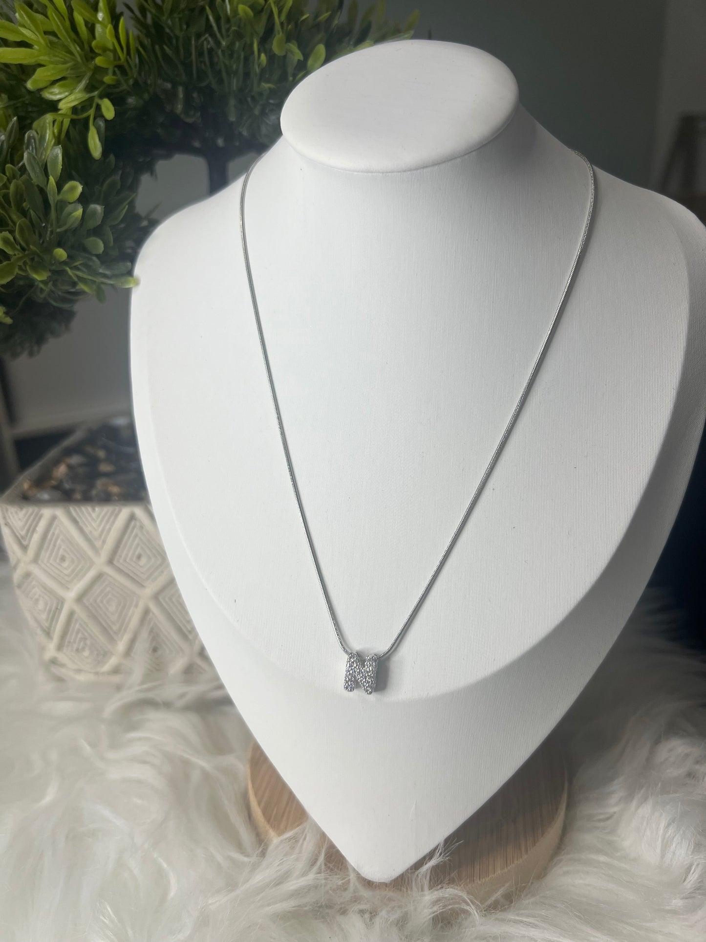 Collar Silver Glow “N”