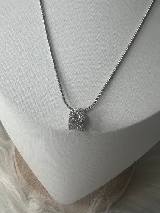Collar Silver Glow “R”