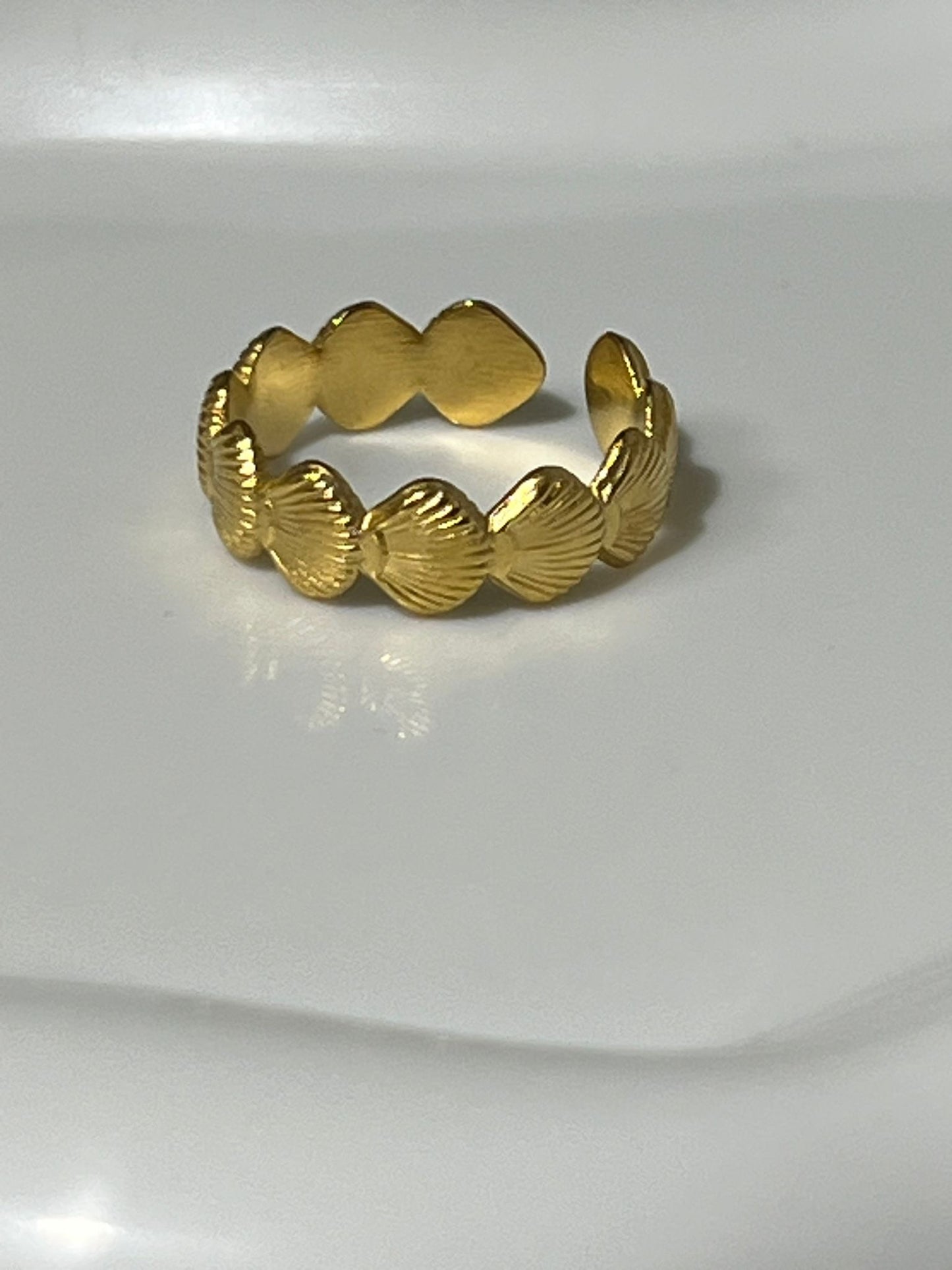 Anillo Conchas Del Mar Dorado