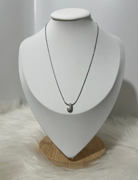Collar Silver Glow “J”