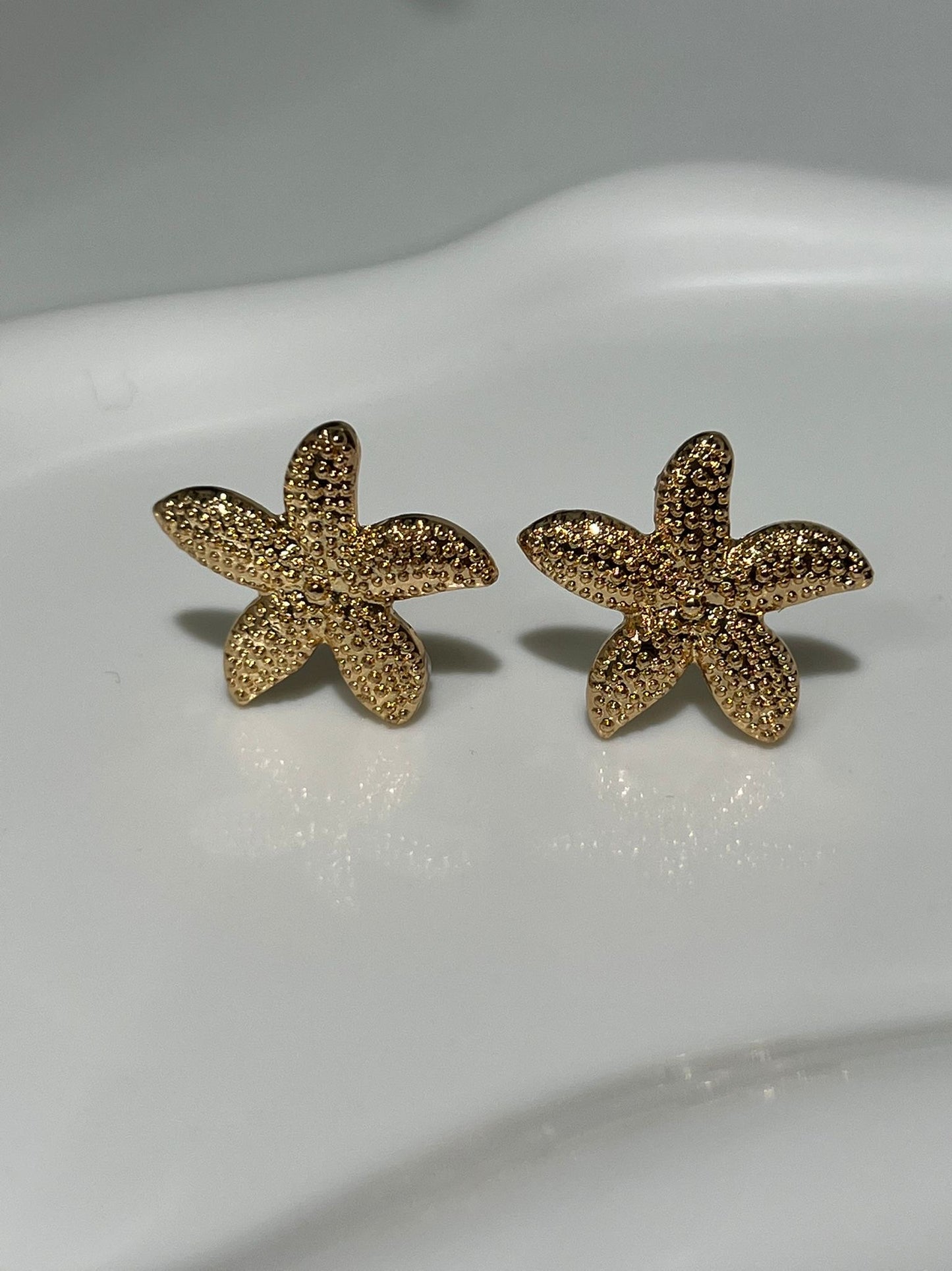 Aretes Estrella Del Mar Dorada